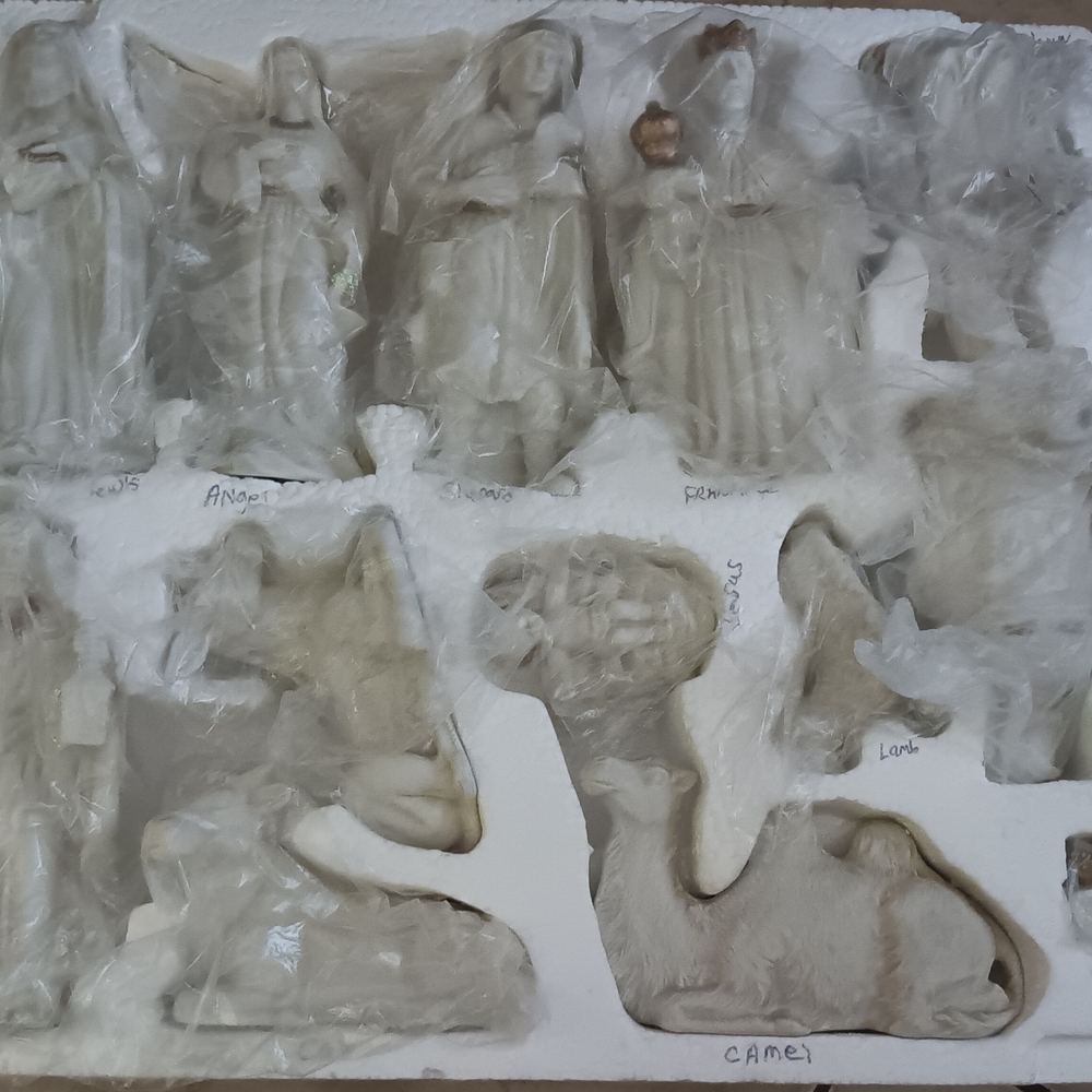 Handcrafted Porcelain Nativity Set - Classic White - Picture 3 of 3